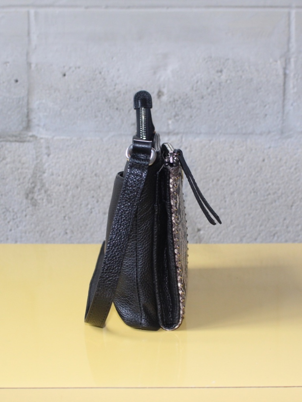 PRISTINE - Brighton Pretty Tough Python Hidden Front Wallet Crossbody Organizer - Picture 4 of 9